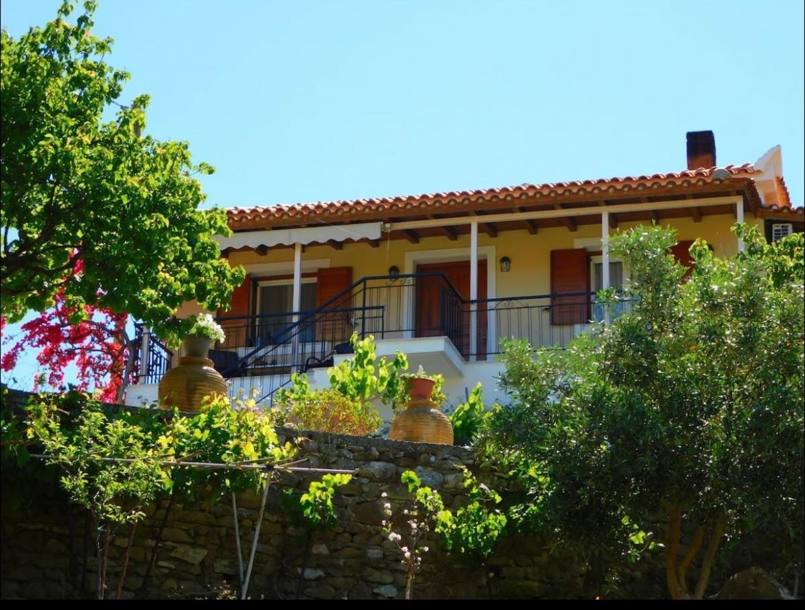 Nirvana Guest House Vasilítsion エクステリア 写真